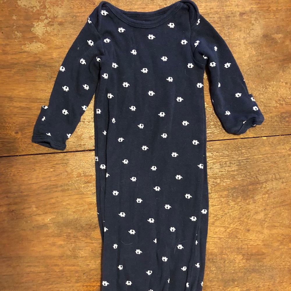 Carter’s Newborn Nightgown with Mit Covers